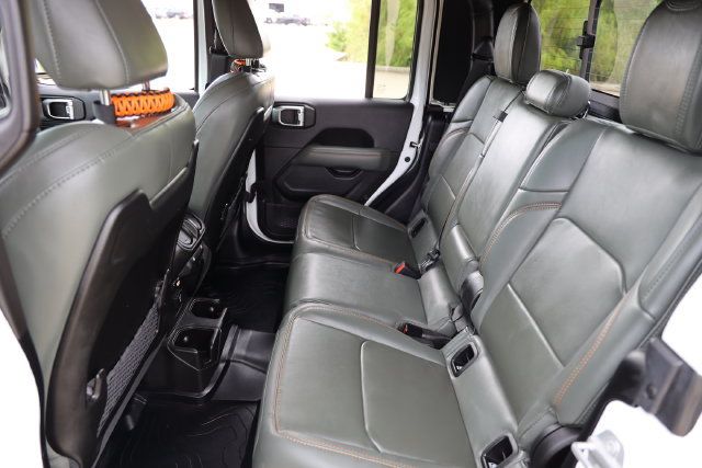 Used 2025 Jeep Gladiator Mojave AWD/4WD image 13