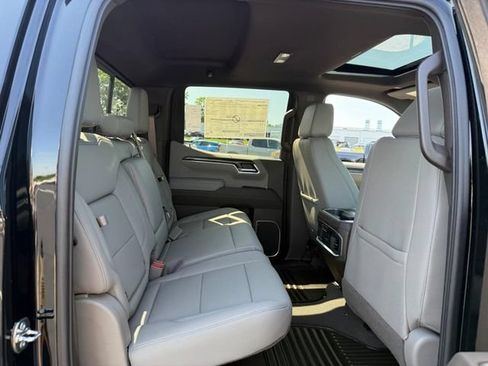 New 2026 Chevrolet Silverado 1500 LTZ w/ LTZ Premium Package AWD/4WD image 6