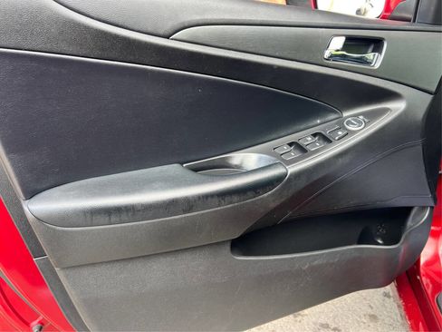 Used 2011 Hyundai Sonata SE FWD image 17