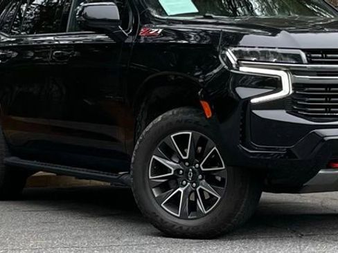 Used 2021 Chevrolet Tahoe Z71 w/ Z71 Off-Road Package AWD/4WD image 10