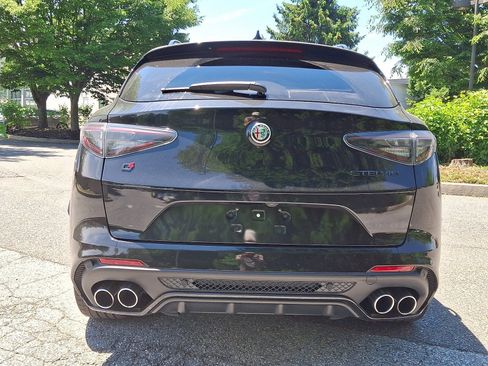 Used 2024 Alfa Romeo Stelvio Quadrifoglio AWD/4WD image 5