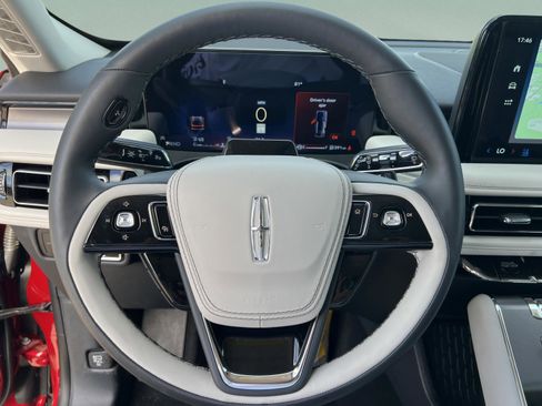 New 2026 Lincoln Aviator 2WD image 12