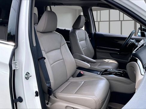Used 2018 Honda Pilot Touring image 7