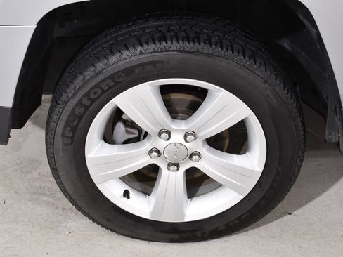Used 2015 Jeep Patriot Latitude AWD/4WD image 25