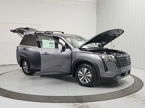 New 2026 Nissan Pathfinder SL FWD image 9