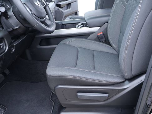 New 2026 RAM 1500 Express AWD/4WD image 10