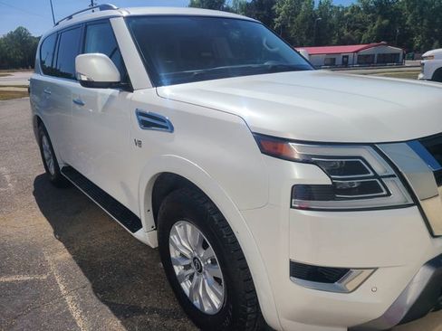 Used 2021 Nissan Armada SV AWD/4WD image 2