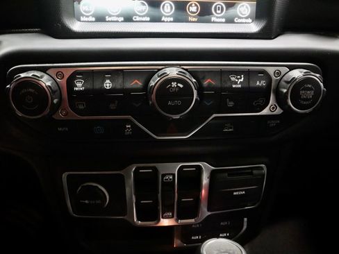 Used 2023 Jeep Wrangler Unlimited Sahara w/ Cold Weather Group image 28