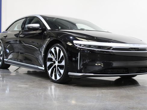 Used 2022 Lucid Air Grand Touring image 3