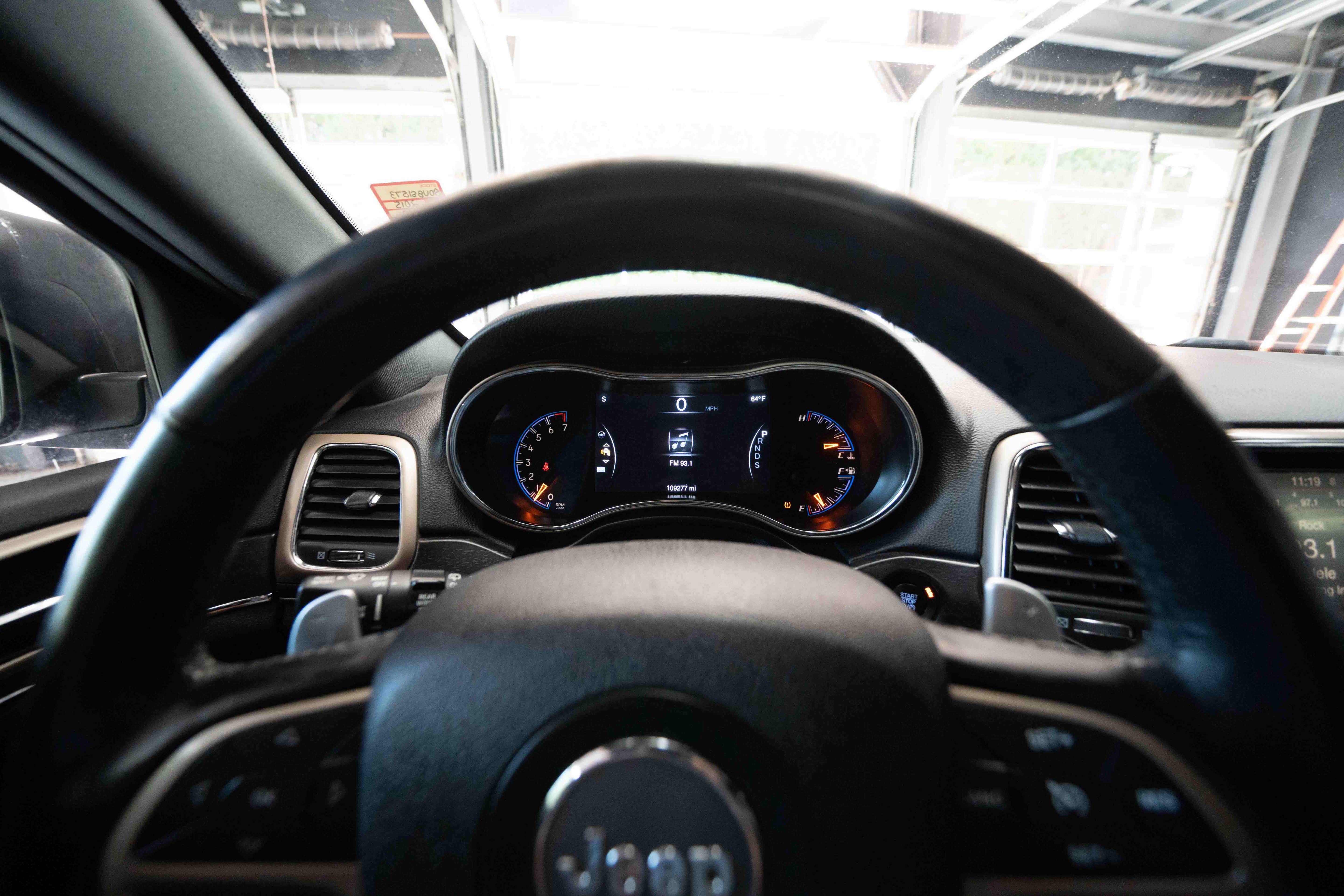 Used 2015 Jeep Grand Cherokee Limited AWD/4WD image 14