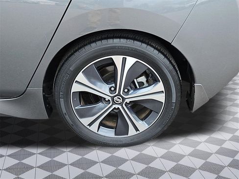 Used 2020 Nissan Leaf SV w/ Protection Package image 30