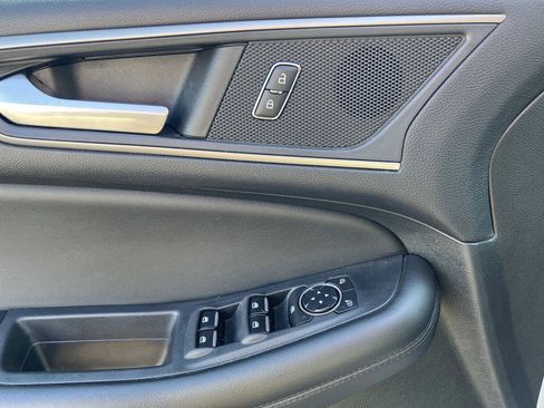 Used 2023 Ford Edge SEL image 13