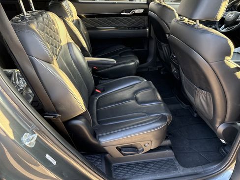 Used 2022 Hyundai Palisade Calligraphy image 16
