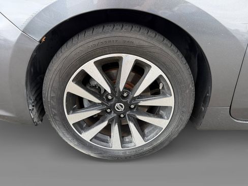 Used 2018 Nissan Altima 2.5 SV FWD image 9