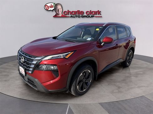 Used 2024 Nissan Rogue SV w/ SV Premium Package image 1