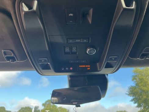 Used 2020 Cadillac Escalade Platinum AWD/4WD image 30