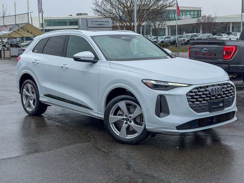 Used 2025 Audi Q5 Premium Plus w/ Premium Plus image 3