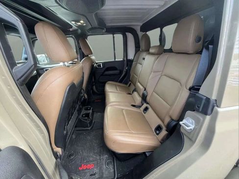 Used 2020 Jeep Gladiator Rubicon AWD/4WD image 15