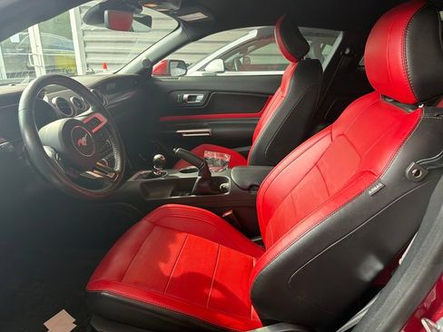 Used 2019 Ford Mustang GT Premium w/ GT Performance Package RWD image 9