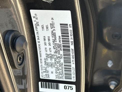 Used 2019 Toyota Tacoma TRD Off-Road AWD/4WD image 28