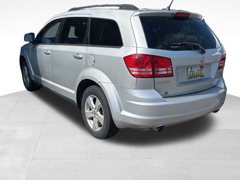 Used 2010 Dodge Journey SXT FWD image 3