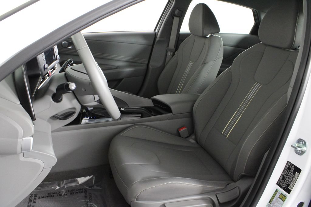 Certified 2025 Hyundai Elantra Sport FWD image 20