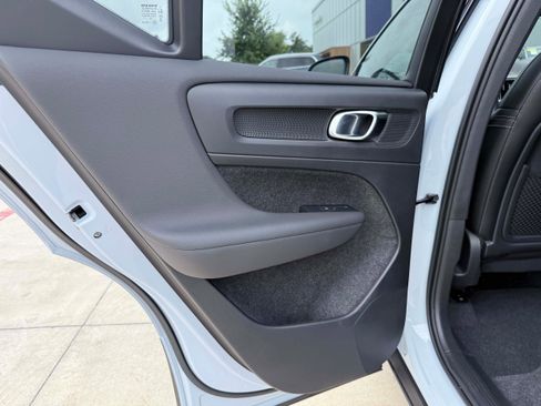 Certified 2026 Volvo XC40 B5 Plus AWD/4WD image 14