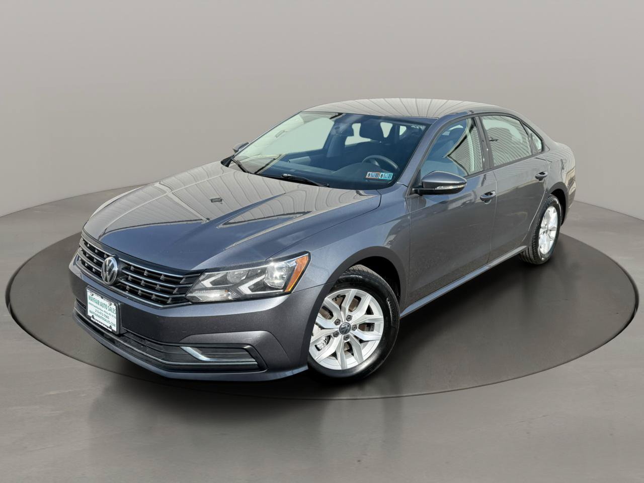 Used 2018 Volkswagen Passat 2.0T S w/ Driver Assistance Package FWD image 3