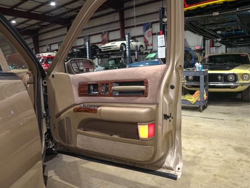 Used 1996 Chevrolet Caprice Classic image 34