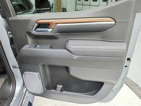 Used 2023 Chevrolet Silverado 1500 High Country image 44