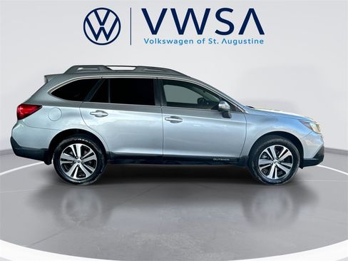 Used 2018 Subaru Outback 3.6R Limited image 8