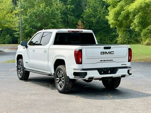 Used 2024 GMC Sierra 1500 AT4 w/ Technology Package AWD/4WD image 5