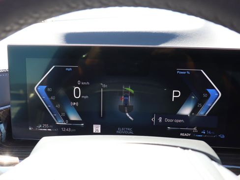 Used 2025 BMW X5 xDrive50e w/ Parking Assistance Package image 23