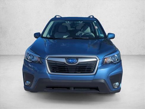 Used 2019 Subaru Forester Premium AWD/4WD image 3