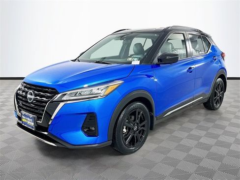 Used 2023 Nissan Kicks SR w/ SR Premium Package image 3