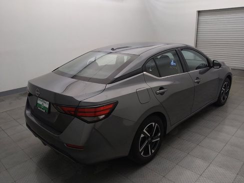 Used 2025 Nissan Sentra SV FWD image 9