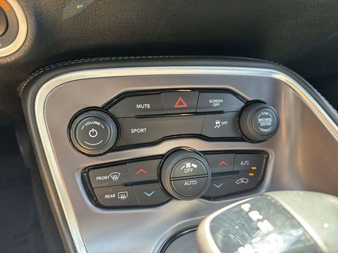 Used 2019 Dodge Challenger SXT RWD image 50