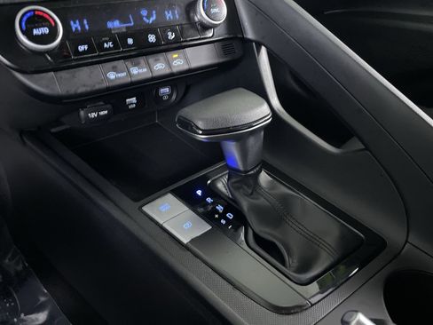 Used 2021 Hyundai Elantra SEL image 17