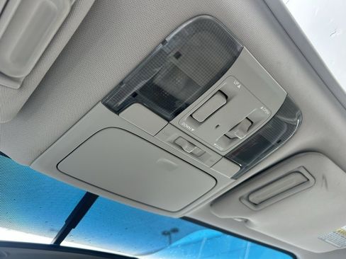 Used 2011 Subaru Outback 2.5i Limited image 24