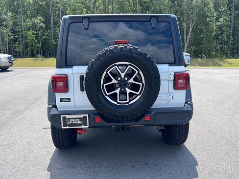 Certified 2025 Jeep Wrangler Unlimited Rubicon AWD/4WD image 8