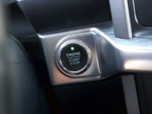 Used 2022 Ford F150 Lariat image 24