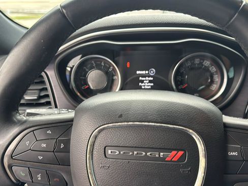 Used 2018 Dodge Challenger SXT RWD image 14