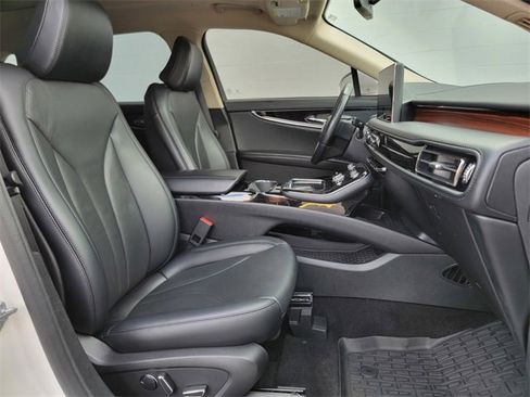 Certified 2022 Lincoln Nautilus Reserve image 24