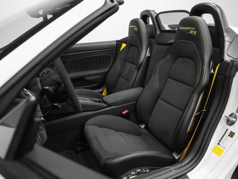 Certified 2025 Porsche 718 Boxster Spyder RS RWD image 5