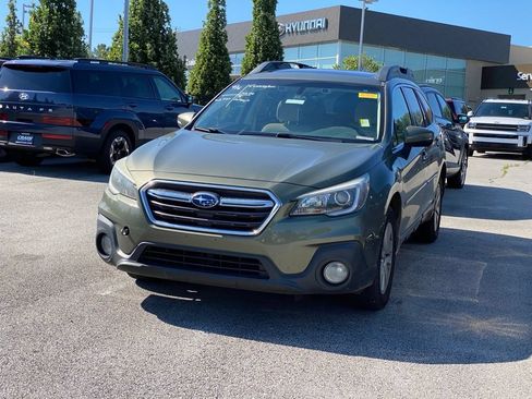 Used 2019 Subaru Outback 2.5i Premium AWD/4WD image 3