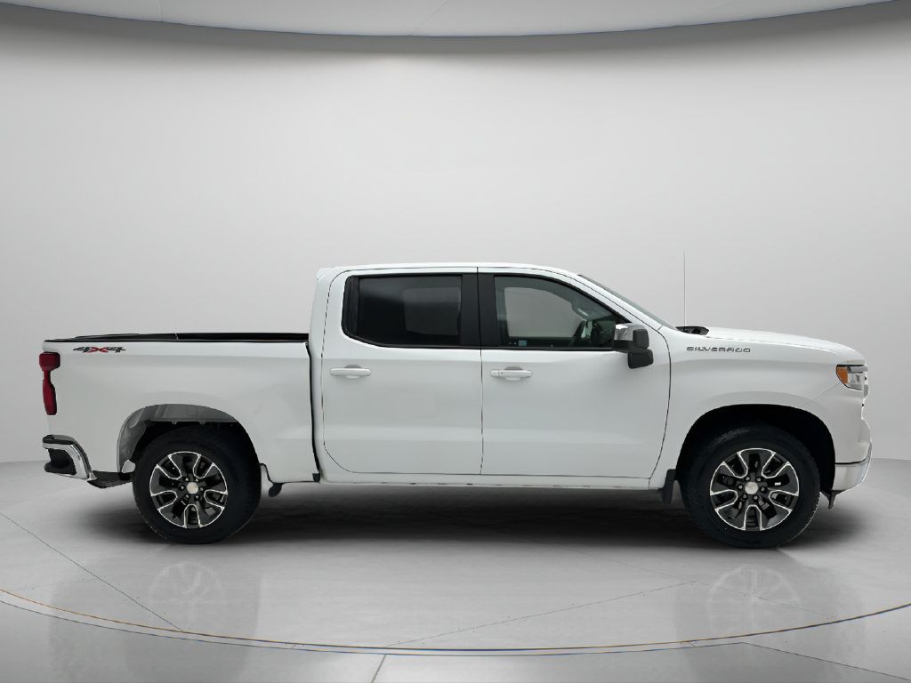 Used 2024 Chevrolet Silverado 1500 LT AWD/4WD image 4