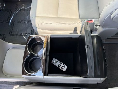 Used 2019 Toyota Sienna XLE Premium w/ Outdoor Package AWD/4WD image 25