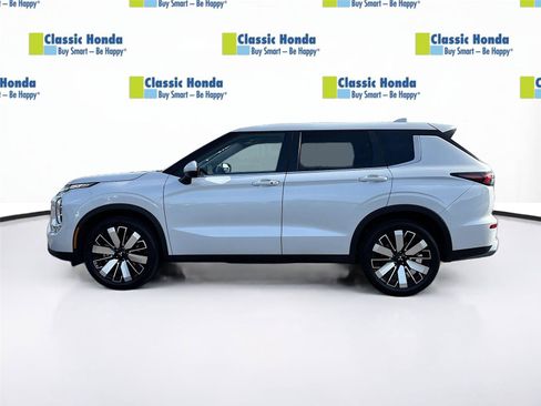 Used 2025 Mitsubishi Outlander SE FWD image 4