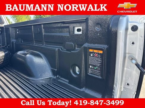 Used 2017 Chevrolet Colorado LT w/ LT Convenience Package RWD image 13