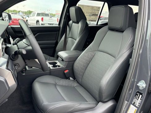 New 2026 Toyota 4Runner TRD Off-Road Premium AWD/4WD image 7